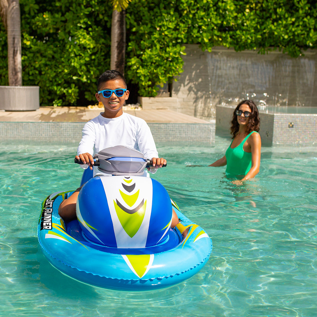 Motorized inflatable deals pool lounger