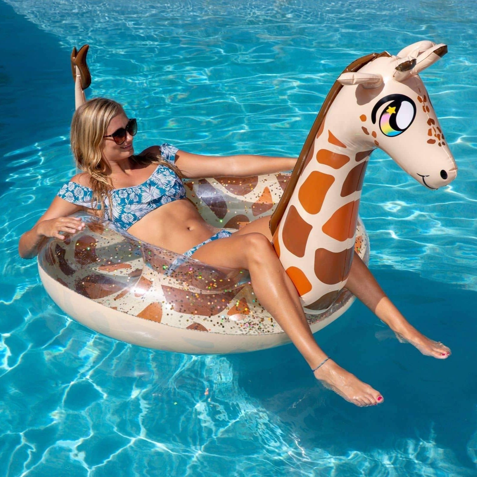 Inflatable giraffe hot sale pool toy